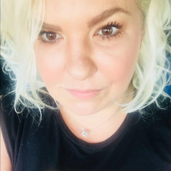 Meet your Posher, Jessica - Picture 8 of 16